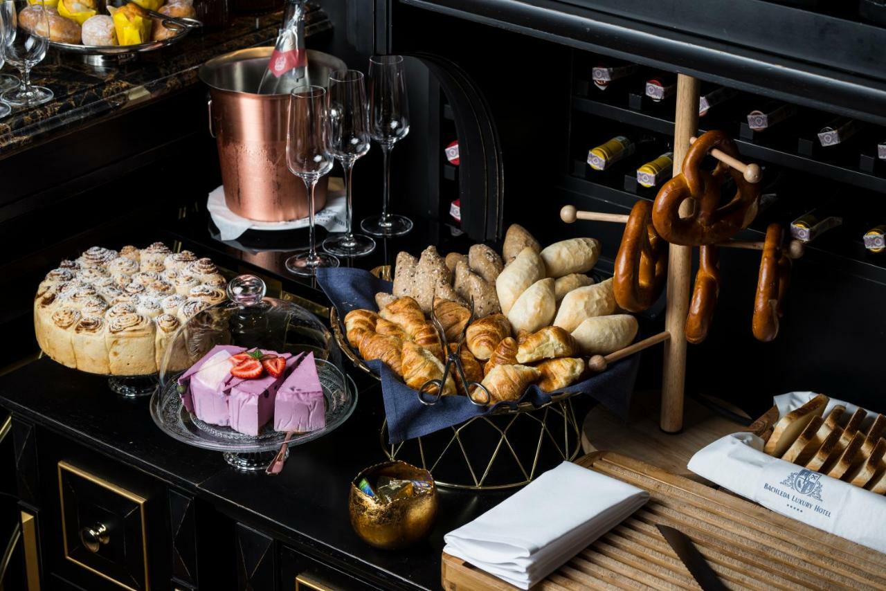 Bachleda Luxury Hotel Krakow Mgallery Hotel Collection Luaran gambar A selection of German bread and pastries