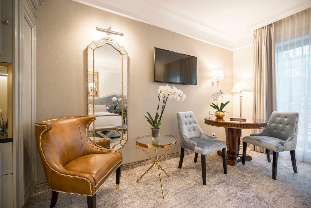 Bachleda Luxury Hotel Krakow Mgallery Hotel Collection Luaran gambar A suite at the hotel